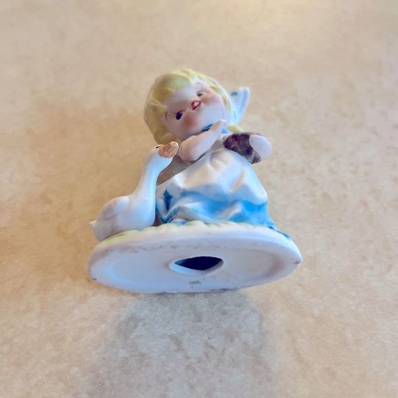 HOMCO FIGURINE Girl Feeding Duck Goose Blue Dress 3" Porcelain Vintage - Picture 10 of 10